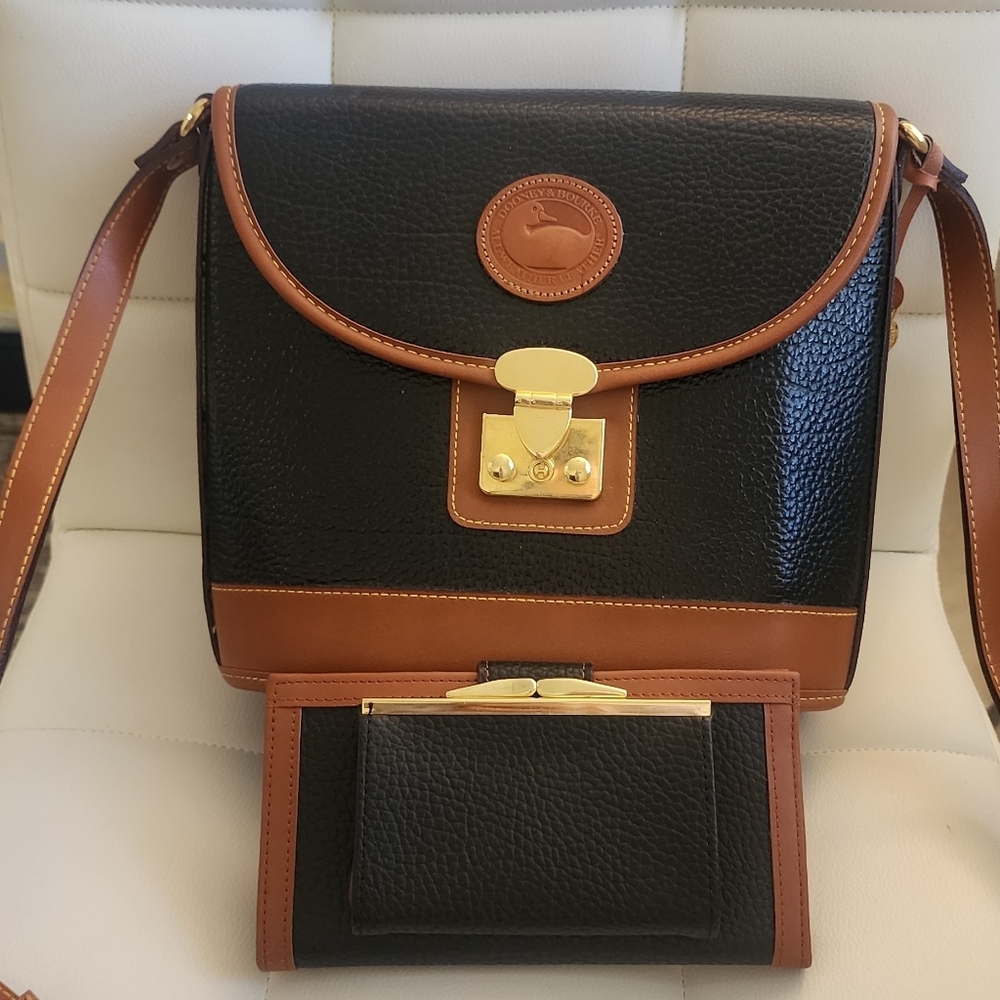 Dooney&Bourke Black and Brown‎ Leather Bag with Wallet. Excellent Condition.